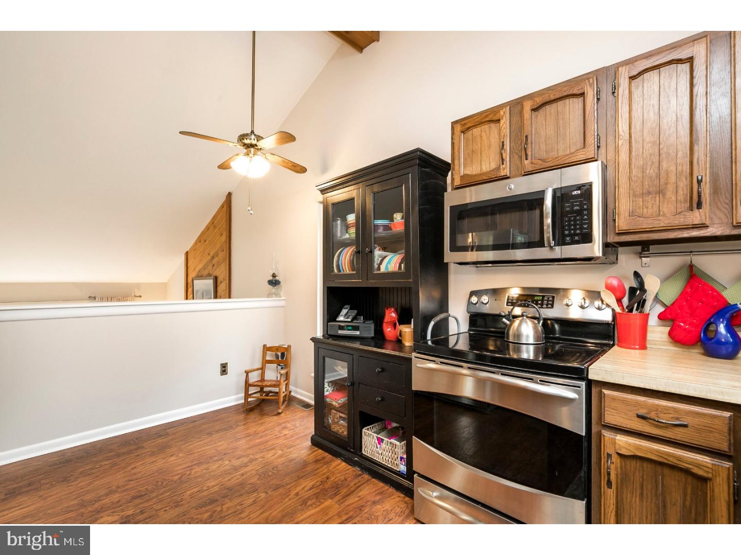 137 Merlin Road Phoenixville, PA 19460 - Photo 8 of 25 Kitchen