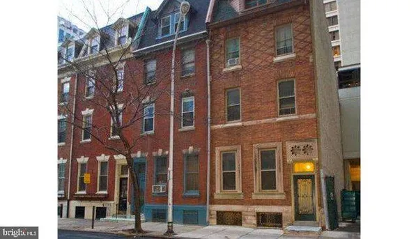 $2,995 | 1949 Locust Street, Unit 4, Philadelphia, PA 19103