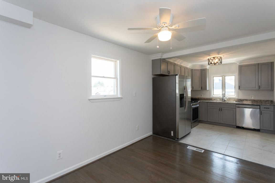 1706 Brookview Road Baltimore, MD 21222 - Photo 15 of 35