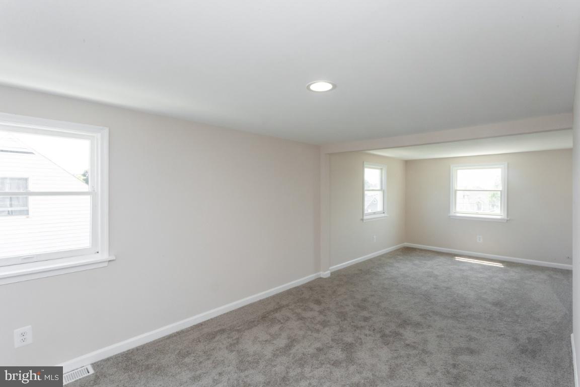 1706 Brookview Road Baltimore, MD 21222 - Photo 7 of 35