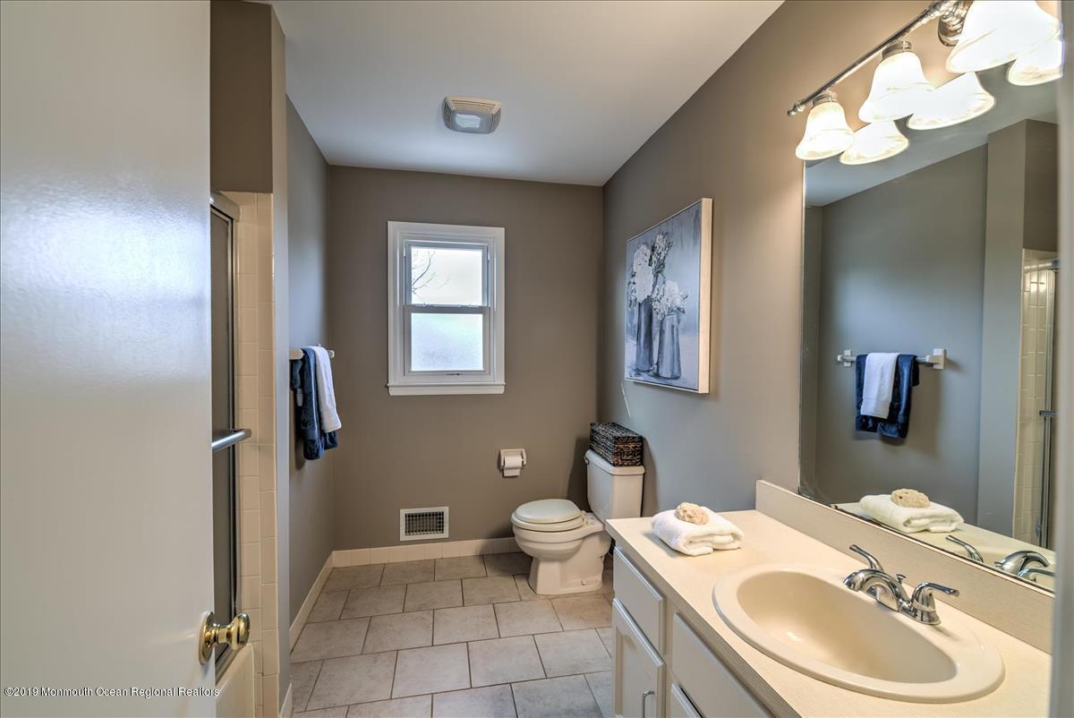 8 Regal Road Manalapan, NJ 07726 - Photo 21 of 24 21-BATHROOM