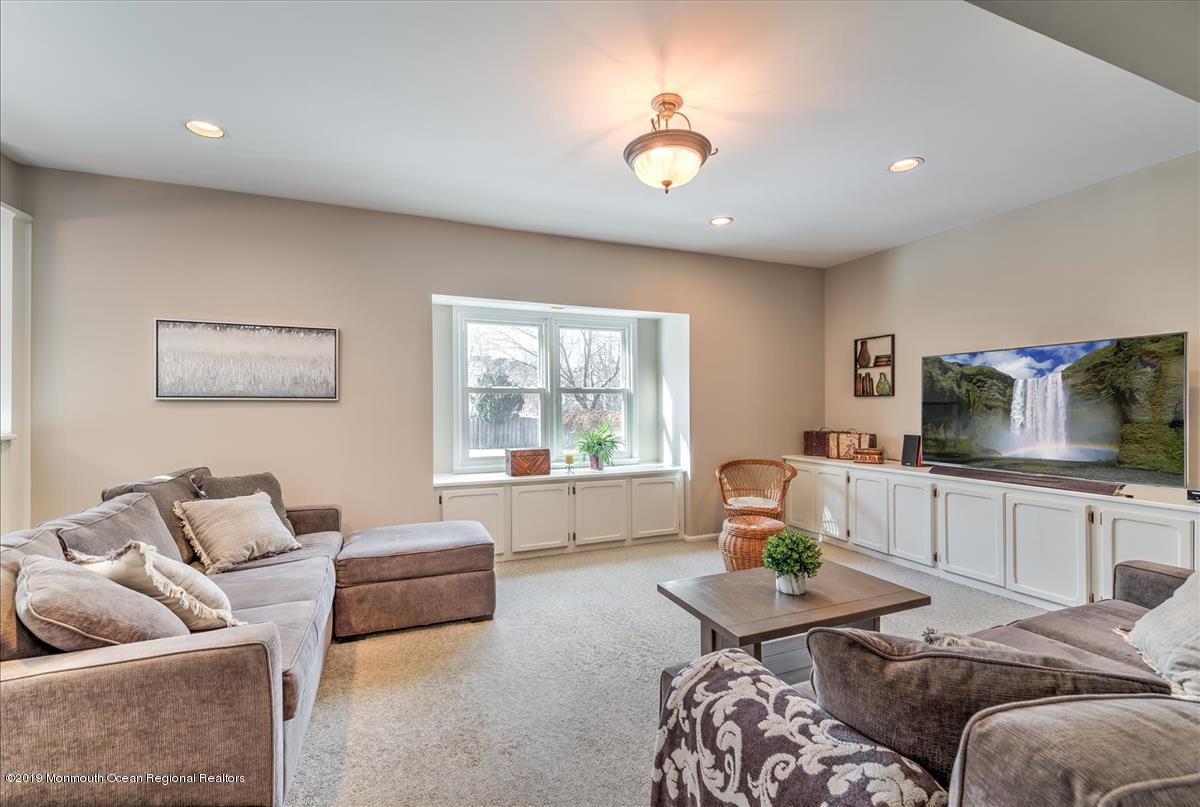 8 Regal Road Manalapan, NJ 07726 - Photo 5 of 24 05-DEN(1)
