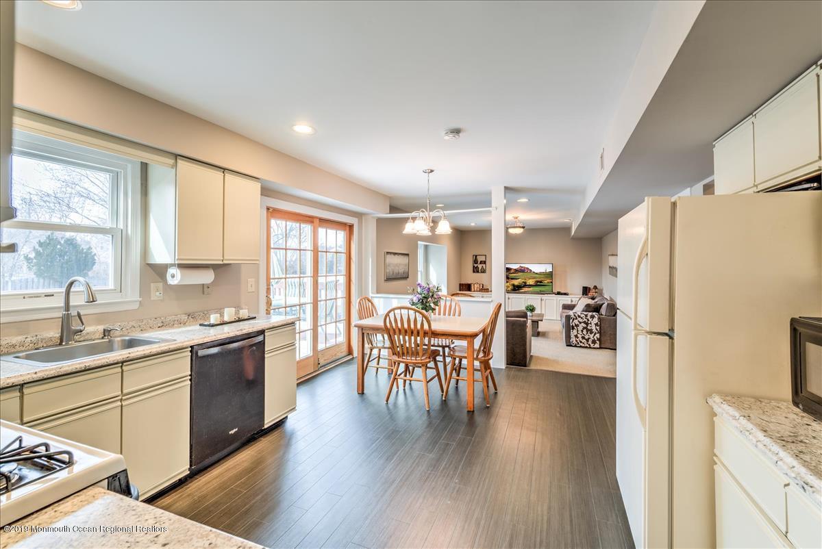 8 Regal Road Manalapan, NJ 07726 - Photo 8 of 24 11-KITCHEN(3)
