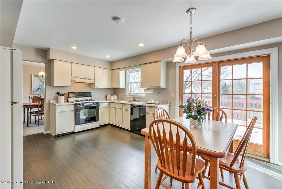 8 Regal Road Manalapan, NJ 07726 - Photo 10 of 24 09-KITCHEN(1)