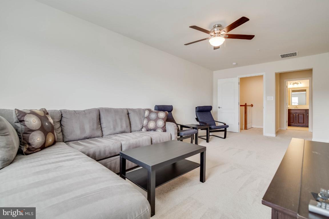 4706 Dane Ridge Circle Woodbridge, VA 22193 - Photo 23 of 30 Gallery Image 23