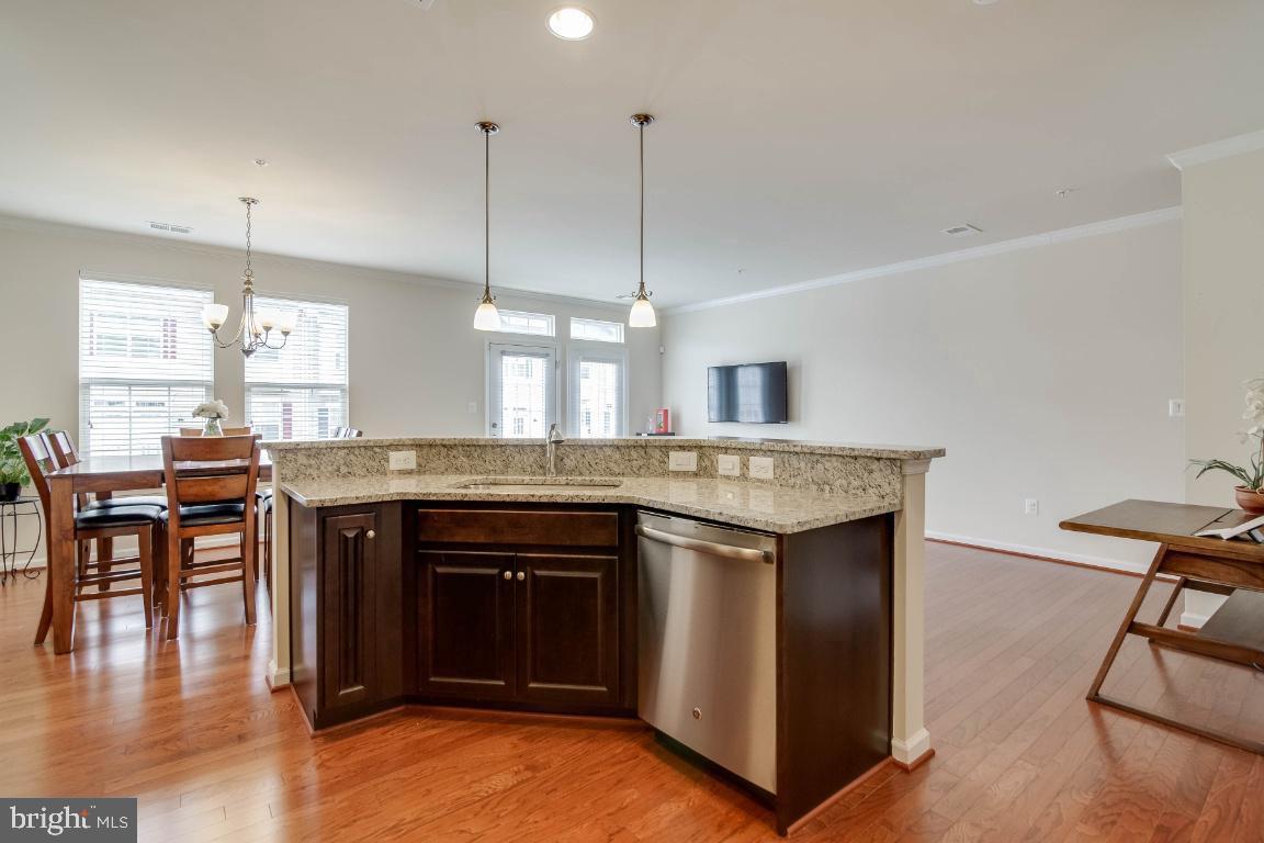 4706 Dane Ridge Circle Woodbridge, VA 22193 - Photo 6 of 30 Gallery Image 6