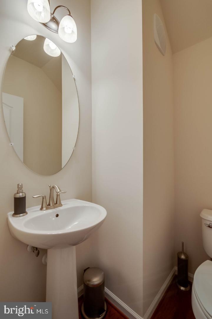 4706 Dane Ridge Circle Woodbridge, VA 22193 - Photo 9 of 30 Gallery Image 9