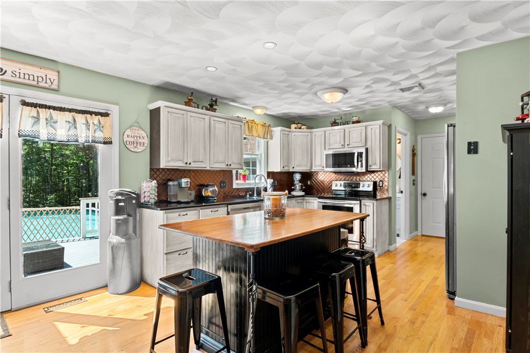 78 Olney Keach Road Glocester, RI 02814 - Photo 8 of 44