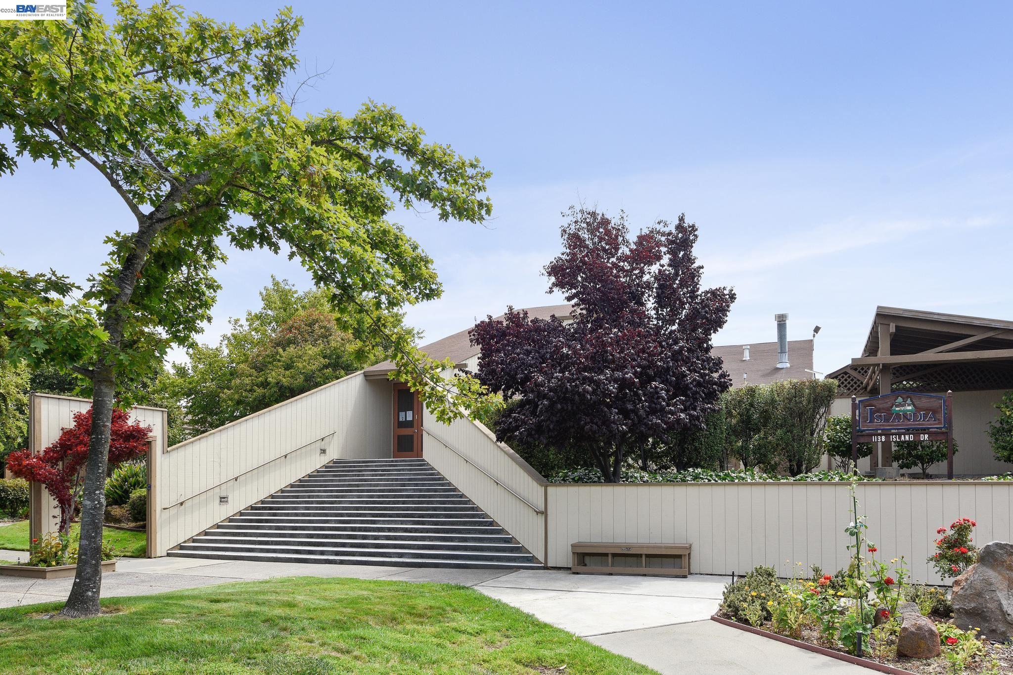 3201 Phoenix Lane Alameda, CA 94502 - Photo 45 of 58