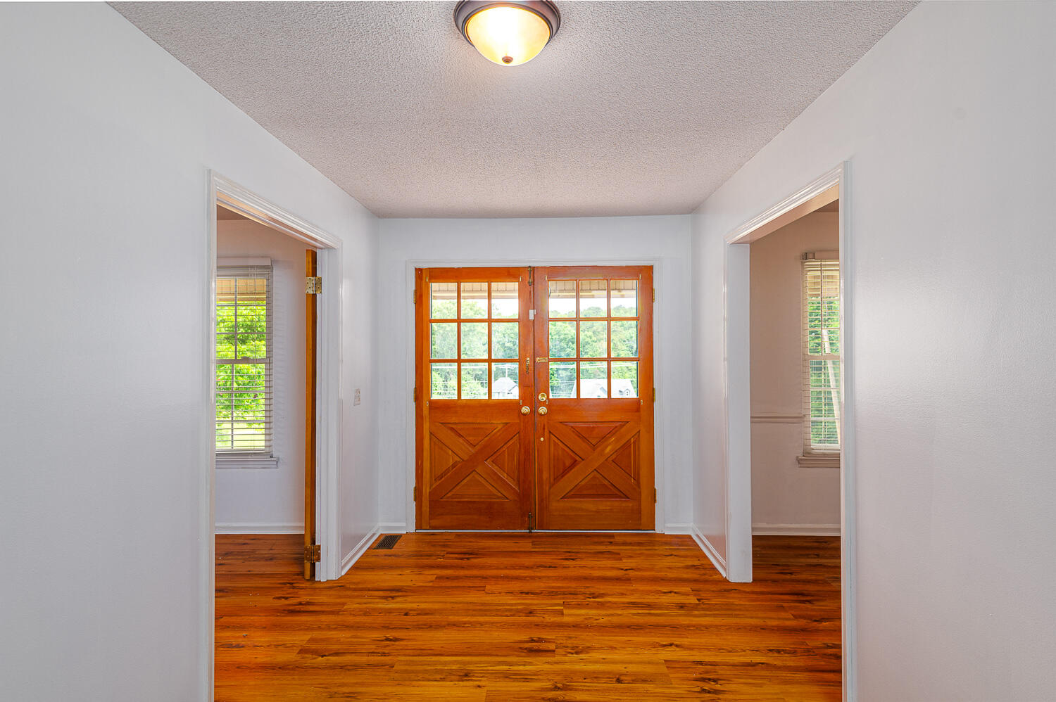 9422 Fuller Road Chattanooga, TN 37421 - Photo 2 of 23 Foyer