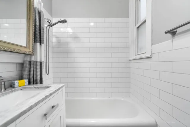 $3,990 | 1925 Leavenworth Street, San Francisco, CA 94133