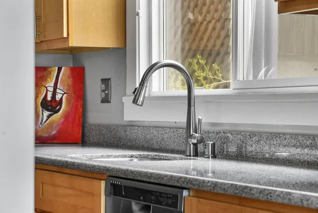 $3,990 | 1925 Leavenworth Street, San Francisco, CA 94133