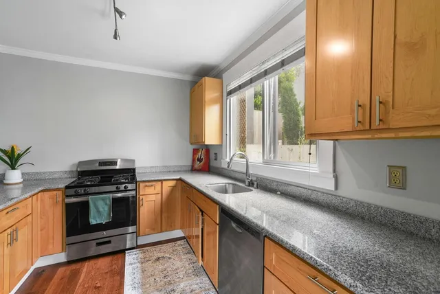 $3,990 | 1925 Leavenworth Street, San Francisco, CA 94133