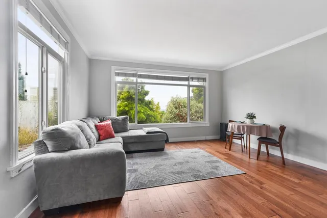 $3,990 | 1925 Leavenworth Street, San Francisco, CA 94133