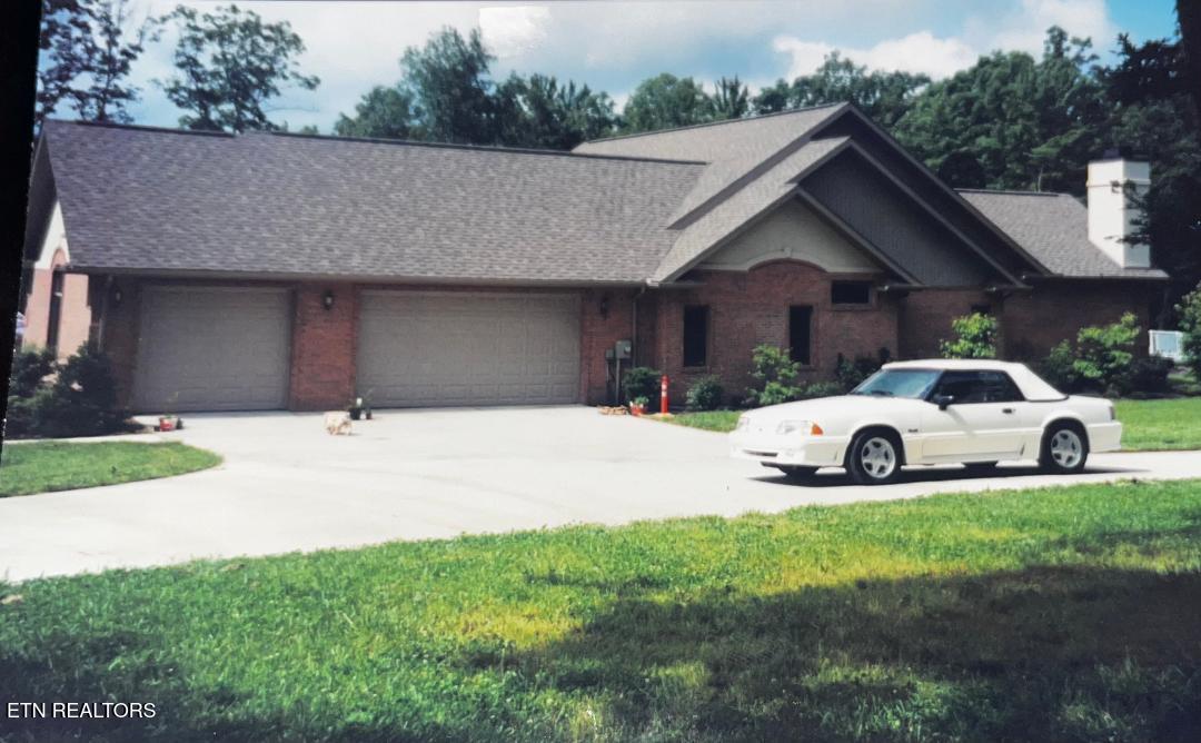 207 Drew Howard Road Crossville, TN 38571 - Photo 15 of 42 207 garages