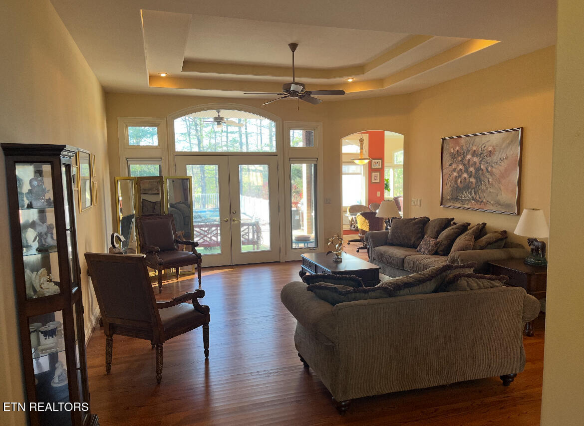 207 Drew Howard Road Crossville, TN 38571 - Photo 19 of 42 Living Room