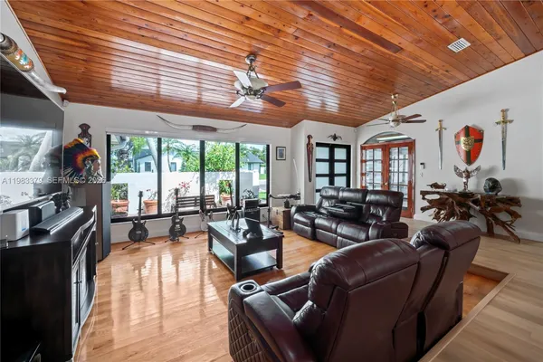 $1,895,000 | 10320 Southwest 139th Street, Miami, FL 33176