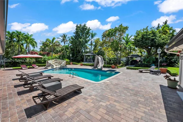 $1,895,000 | 10320 Southwest 139th Street, Miami, FL 33176