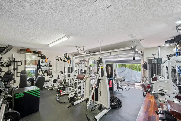 $1,895,000 | 10320 Southwest 139th Street, Miami, FL 33176