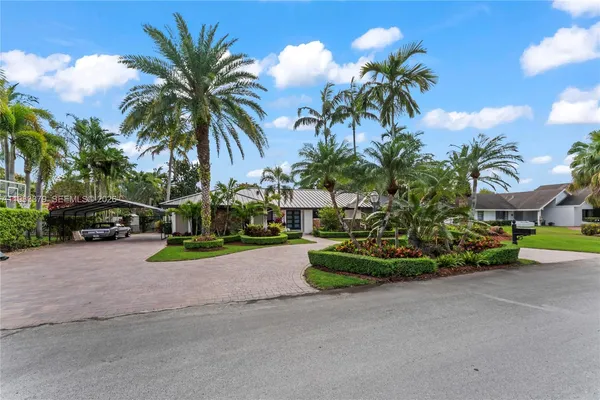 $1,895,000 | 10320 Southwest 139th Street, Miami, FL 33176