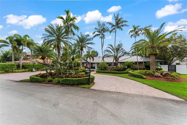 $1,895,000 | 10320 Southwest 139th Street, Miami, FL 33176