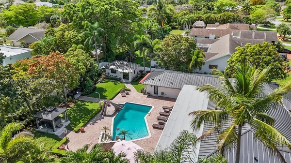 $1,895,000 | 10320 Southwest 139th Street, Miami, FL 33176