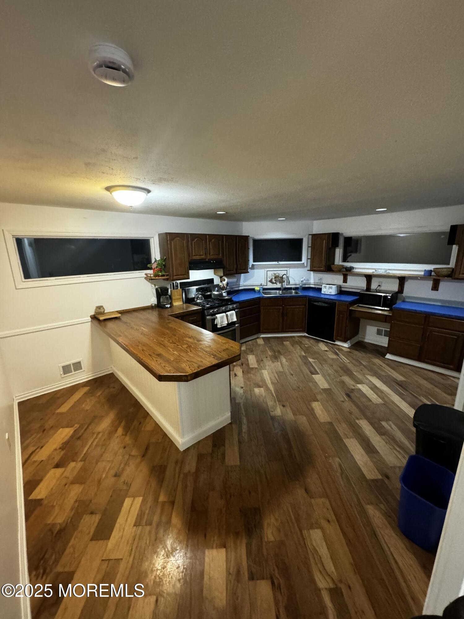 32 Woodrow Street Oakhurst, NJ 07755 - Photo 5 of 19