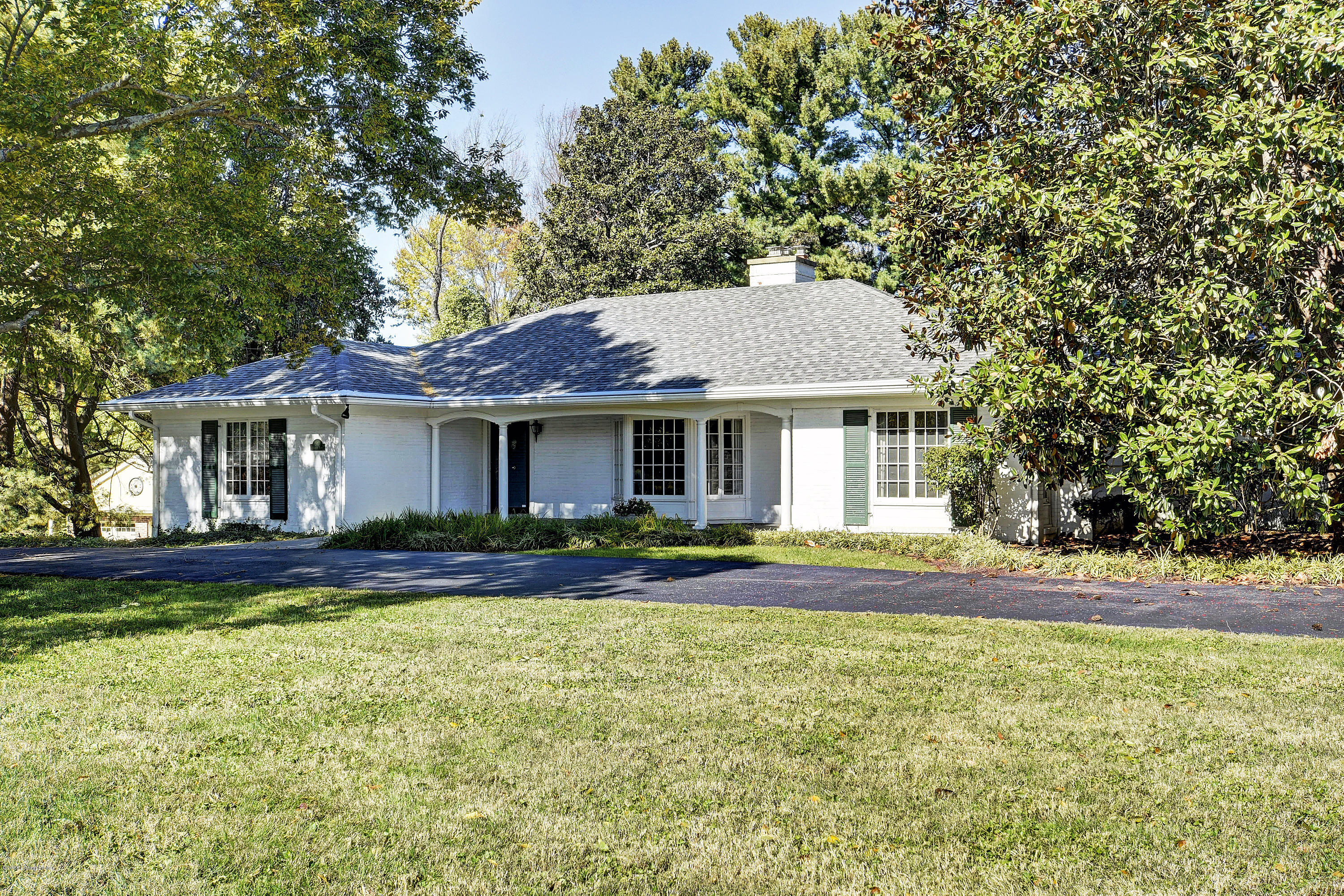 513 Brandon Road Louisville, KY 40207 - Photo 2 of 60 _DSC2596_597_598_599_600