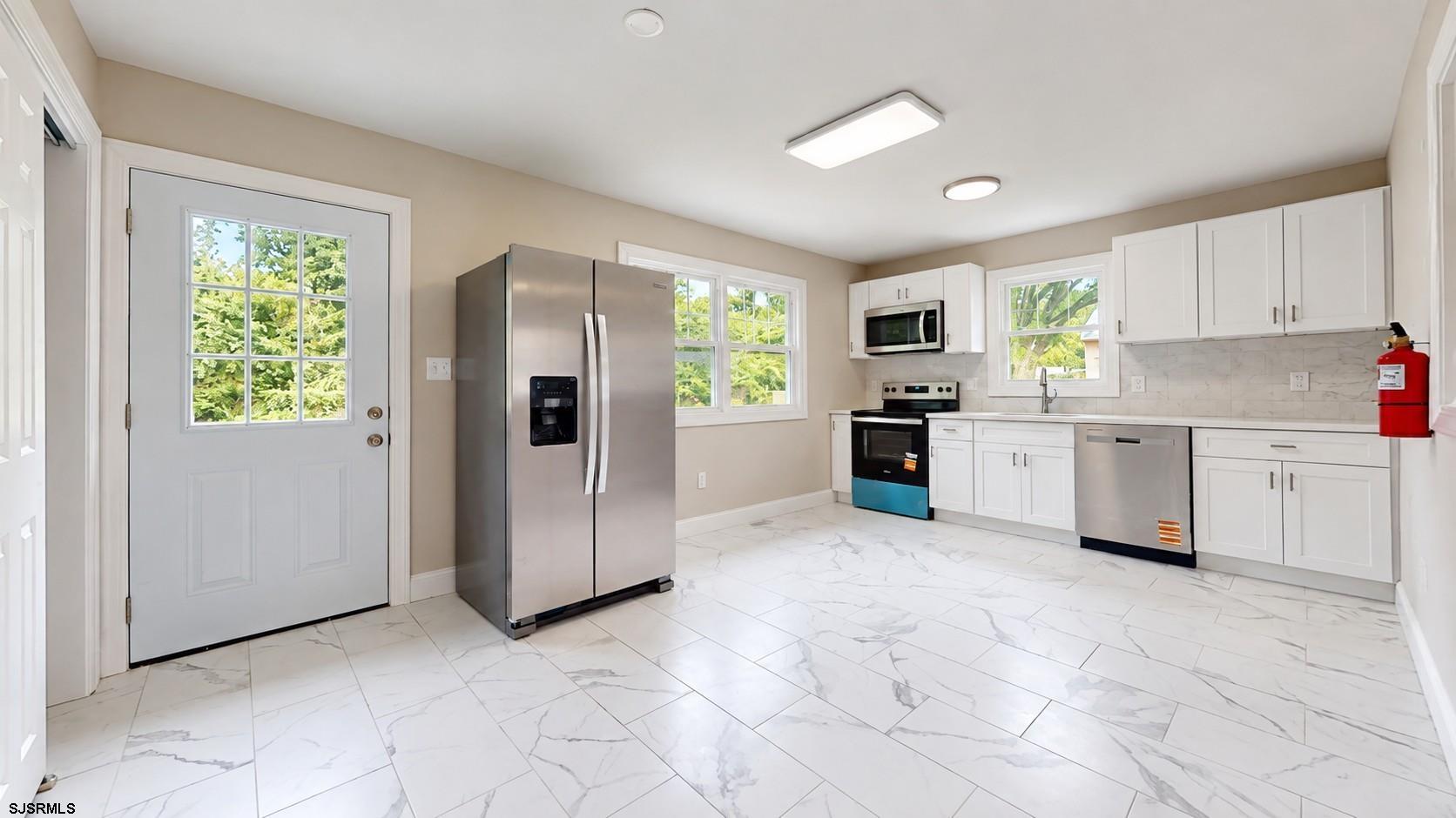 108 Ridge Cape May, NJ 08204 - Photo 4 of 47 Gallery Image 4