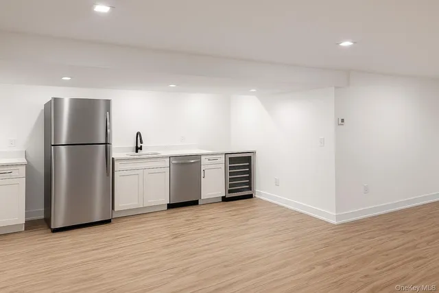 $799,000 | 12 Ida Lane, Riverhead, NY 11901