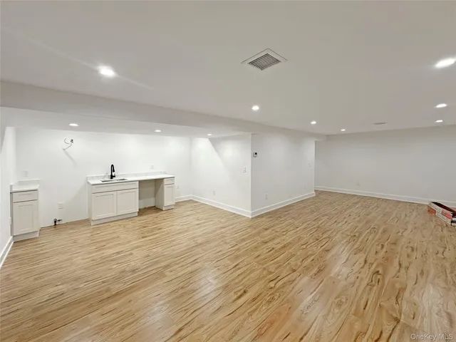 $799,000 | 12 Ida Lane, Riverhead, NY 11901