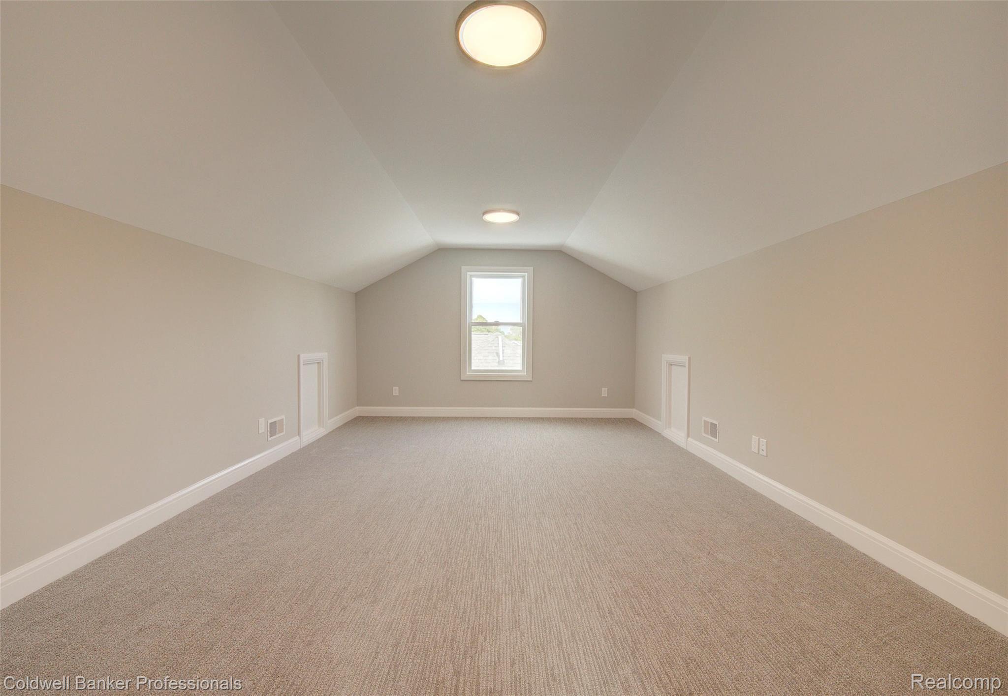 2413 Manchester Road Birmingham, MI 48009 - Photo 70 of 84 4H8A7391_2_3.jpg