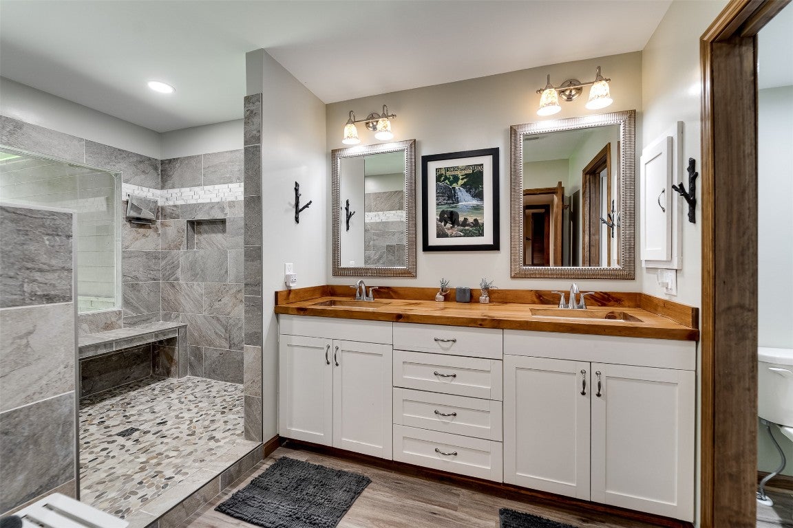 122 Emerald Ridge Road, Unit 45 Sapphire, NC 28774 - Photo 28 of 46 Main bath lower level