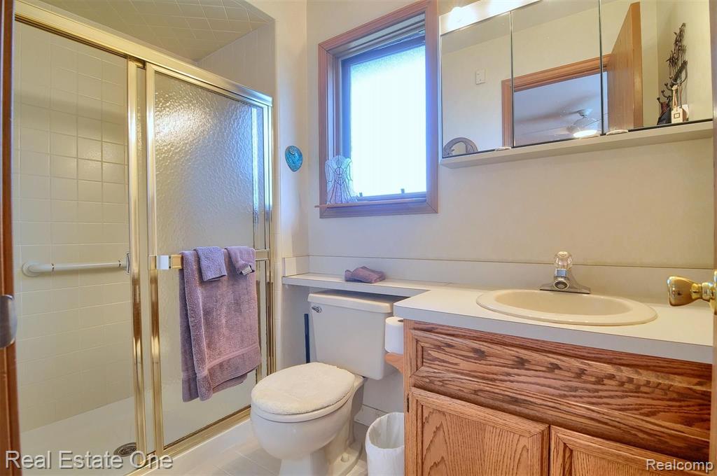 561 Kentucky Drive Rochester Hills, MI 48307 - Photo 11 of 23