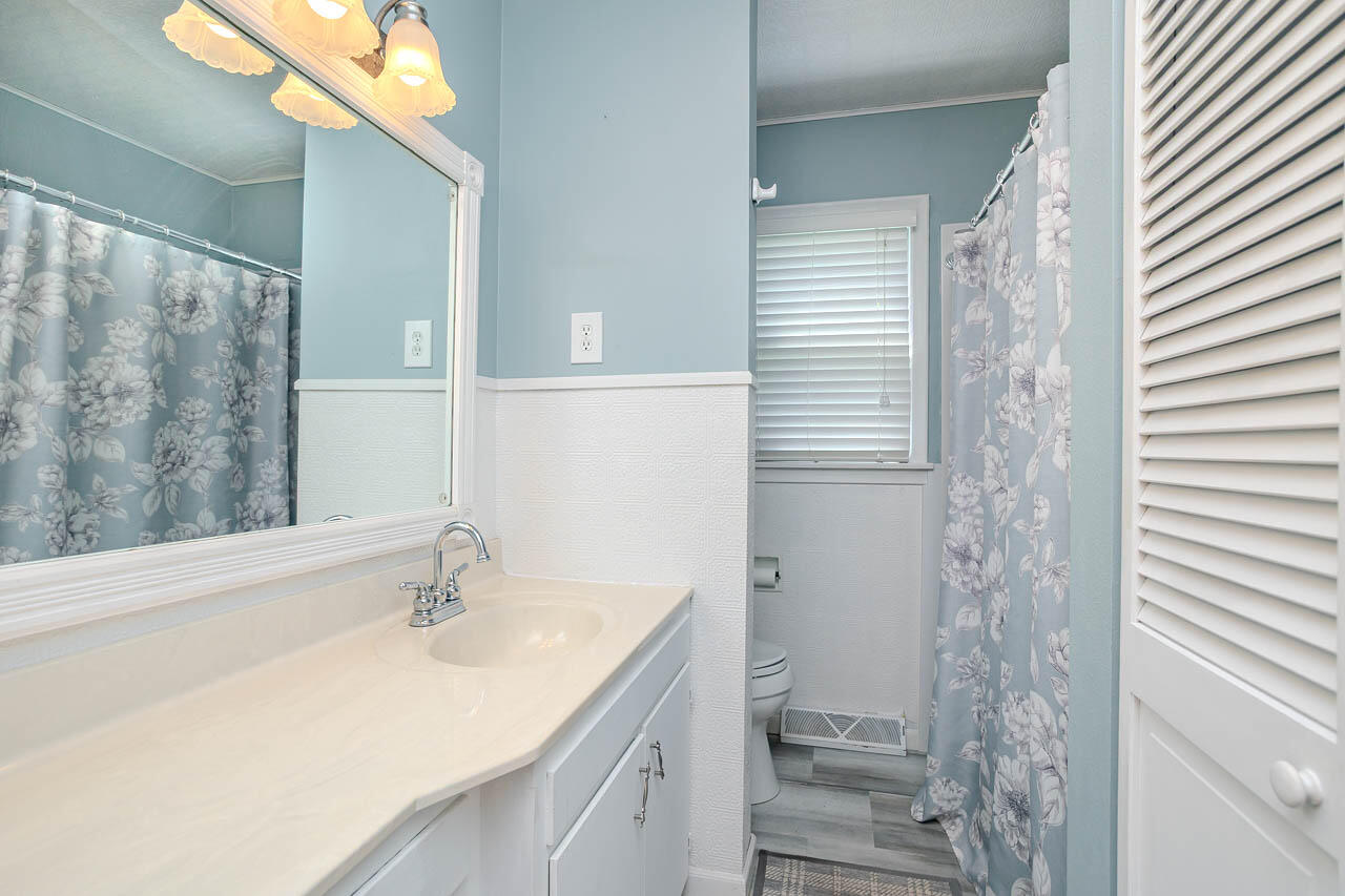 1111 Marquardt Road Wausau, WI 54403 - Photo 29 of 62 Main floor bathroom - new shower stall