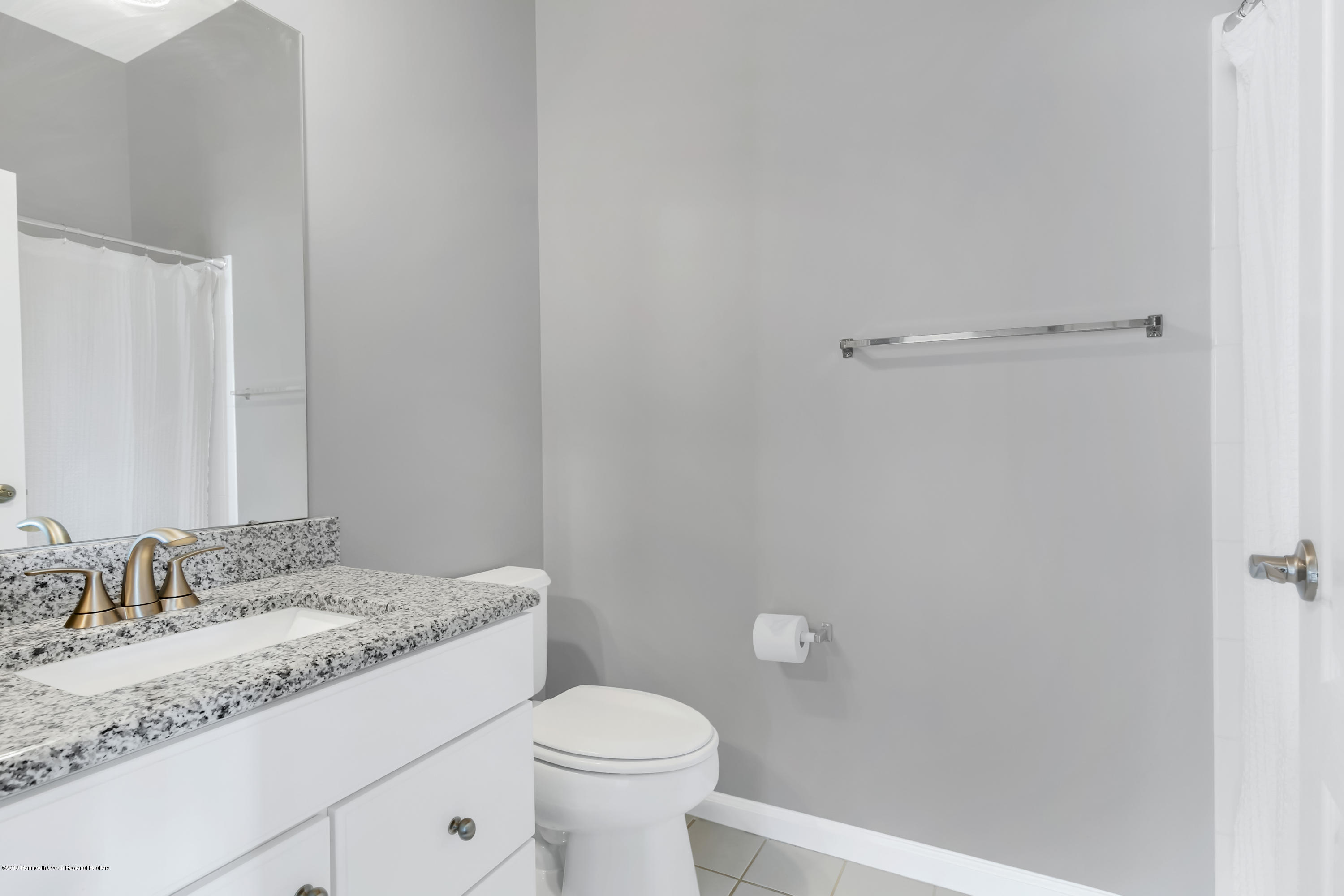 61 Silverside Road Lakewood, NJ 08701 - Photo 21 of 42 61 Silverside Rd