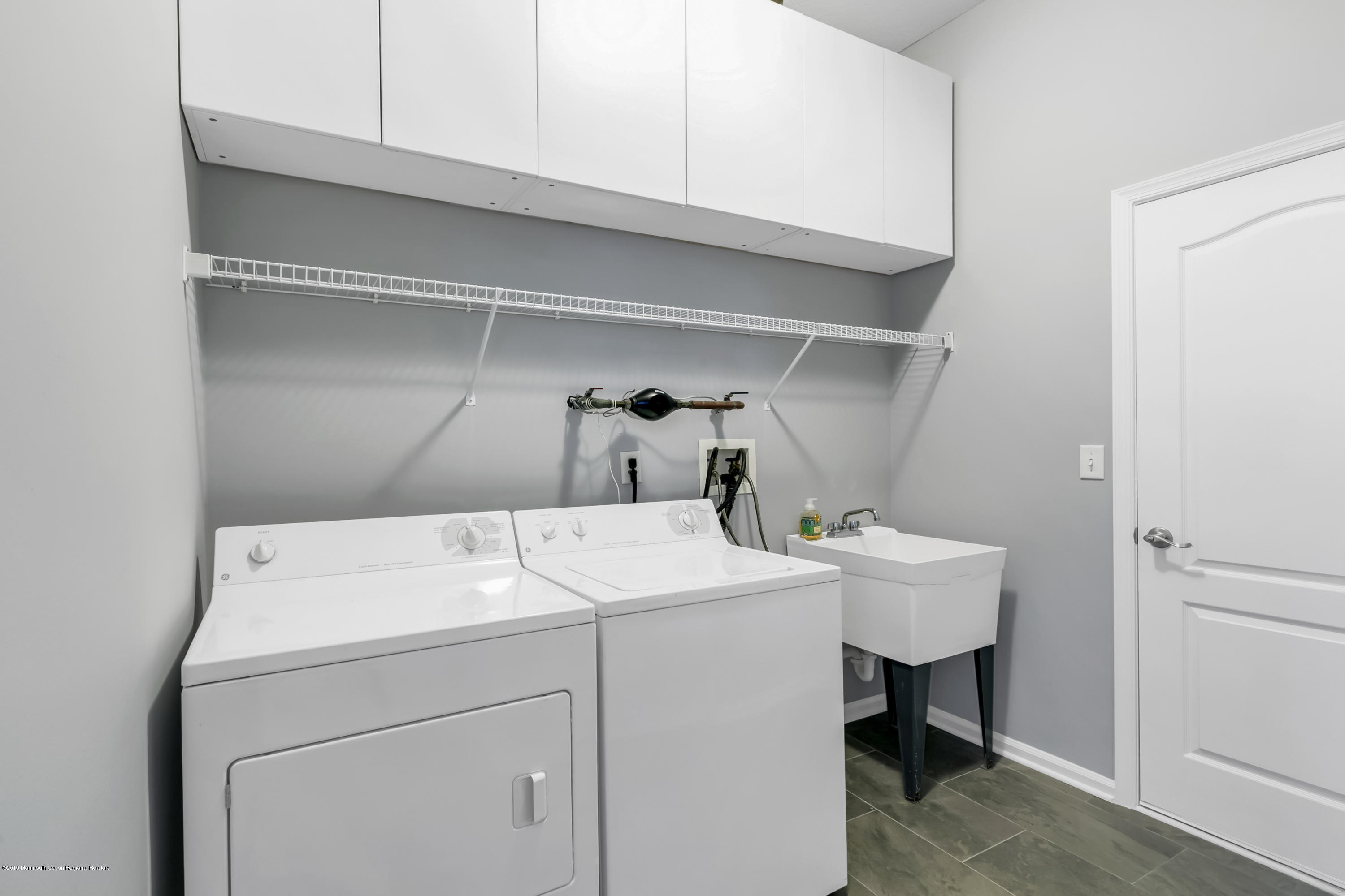 61 Silverside Road Lakewood, NJ 08701 - Photo 22 of 42 61 Silverside Rd