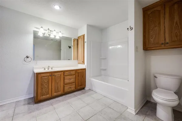 $649,500 | 483 Private Road 169, Sunset, TX 76270