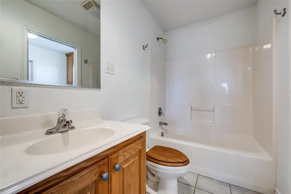 $649,500 | 483 Private Road 169, Sunset, TX 76270