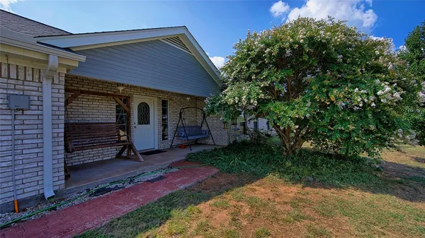 $649,500 | 483 Private Road 169, Sunset, TX 76270