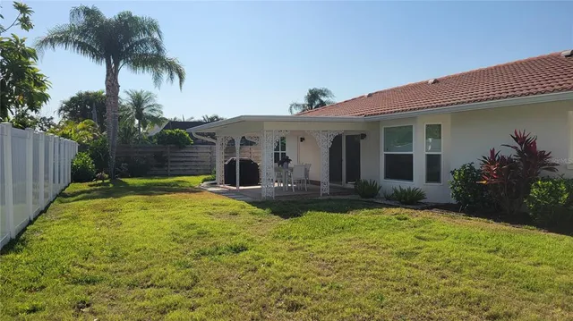$4,500 | 2942 Tuckerstown Drive, Sarasota, FL 34231