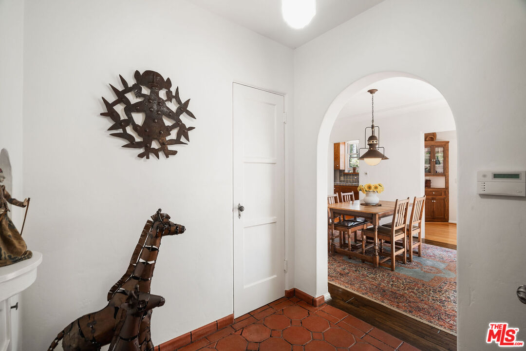 447 9th Street Santa Monica, CA 90402 - Photo 15 of 58 a view of a room with gym equipment