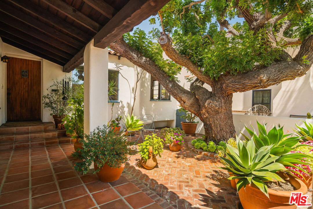 447 9th Street Santa Monica, CA 90402 - Photo 2 of 58