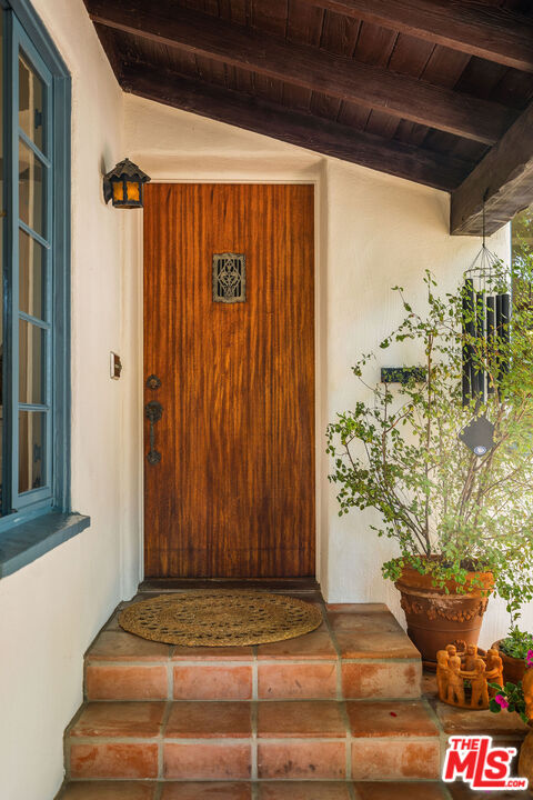 447 9th Street Santa Monica, CA 90402 - Photo 3 of 58 a view of entryway door