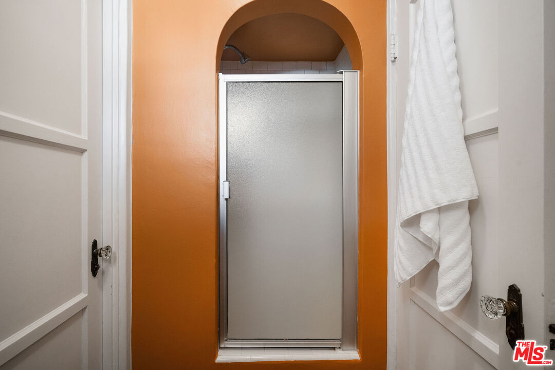 447 9th Street Santa Monica, CA 90402 - Photo 34 of 58 a view of walk in closet