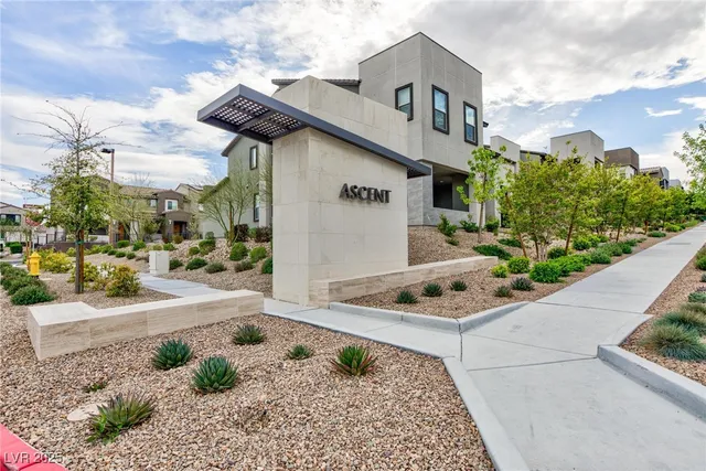 $2,595 | 527 Sonoma Range Street, Las Vegas, NV 89138