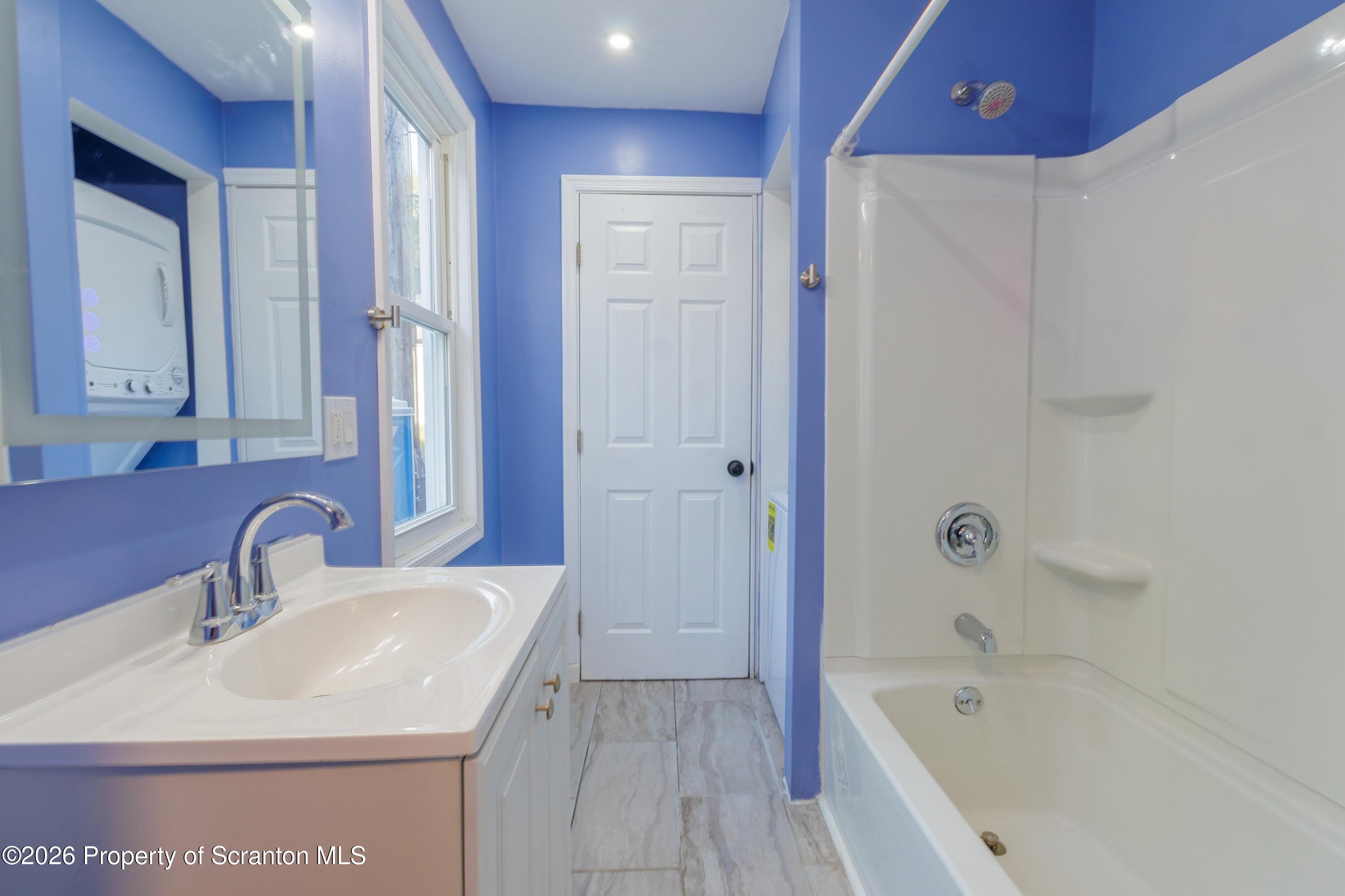 613 East Locust Street Scranton, PA 18505 - Photo 20 of 37 IMG_19