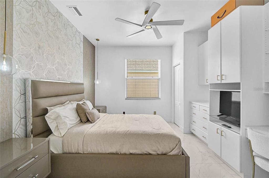 4146 Westbourne Circle Sarasota, FL 34238 - Photo 18 of 36