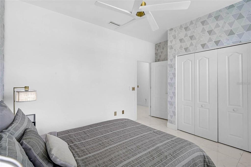 4146 Westbourne Circle Sarasota, FL 34238 - Photo 22 of 36