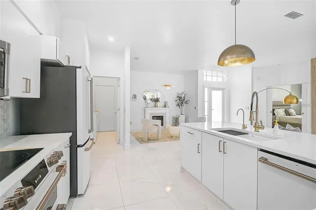 $5,000 | 4146 Westbourne Circle, Sarasota, FL 34238